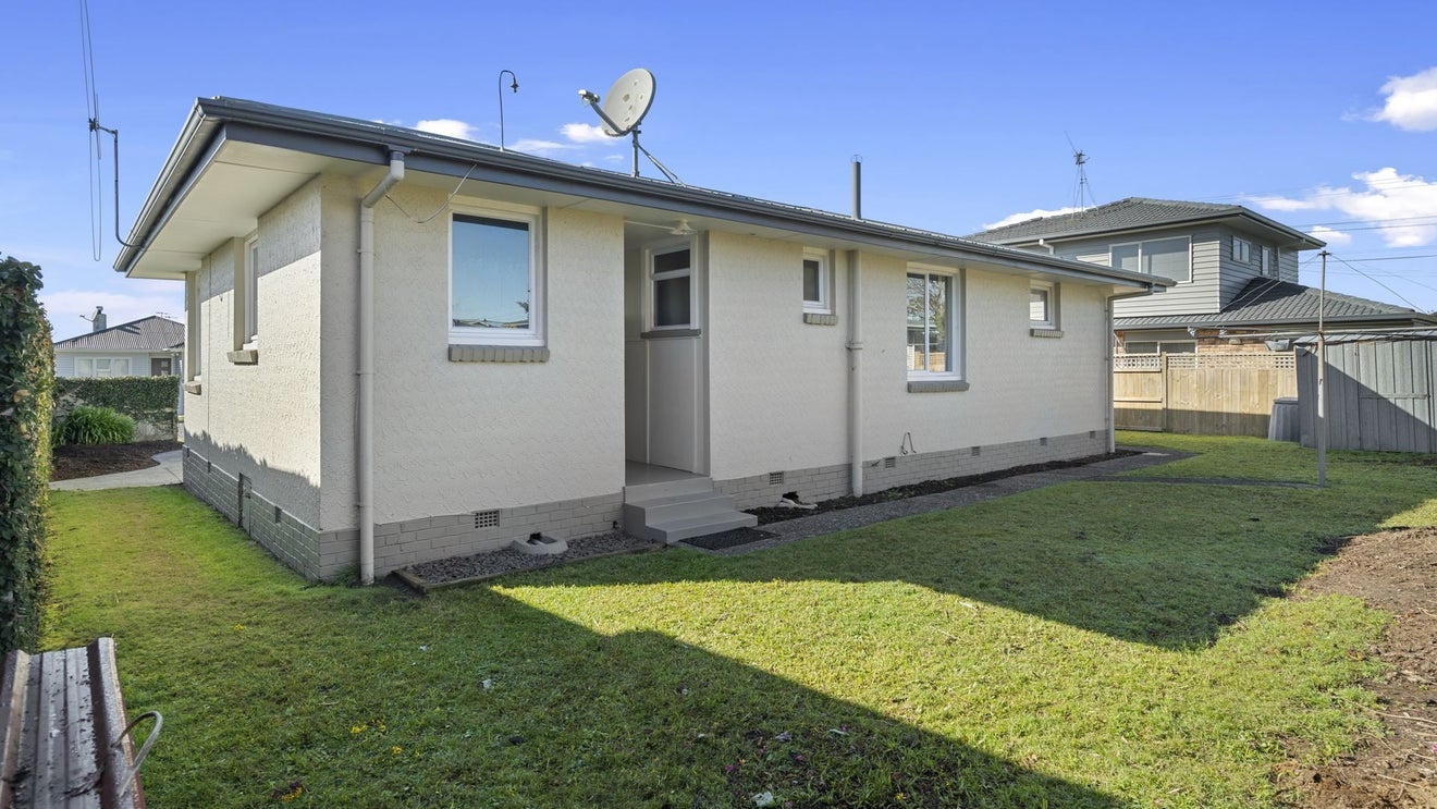 2B Karaka Road, Otumoetai, Tauranga - Carousel 13