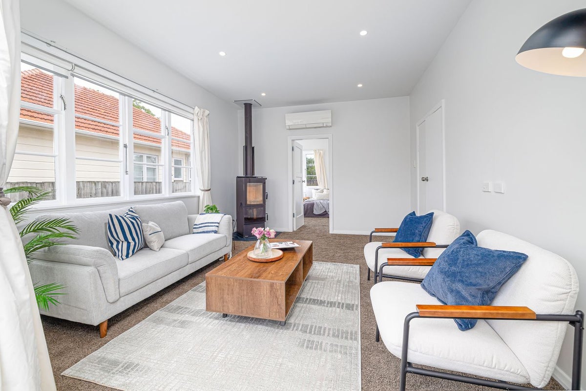1/58 Wilsons Road South, Saint Martins, Christchurch - Carousel 2