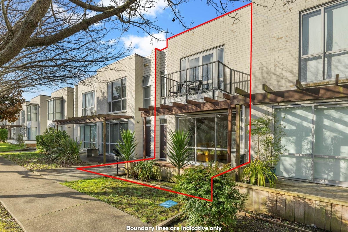 74 Kuaka Drive, Takanini, Auckland - Carousel 1