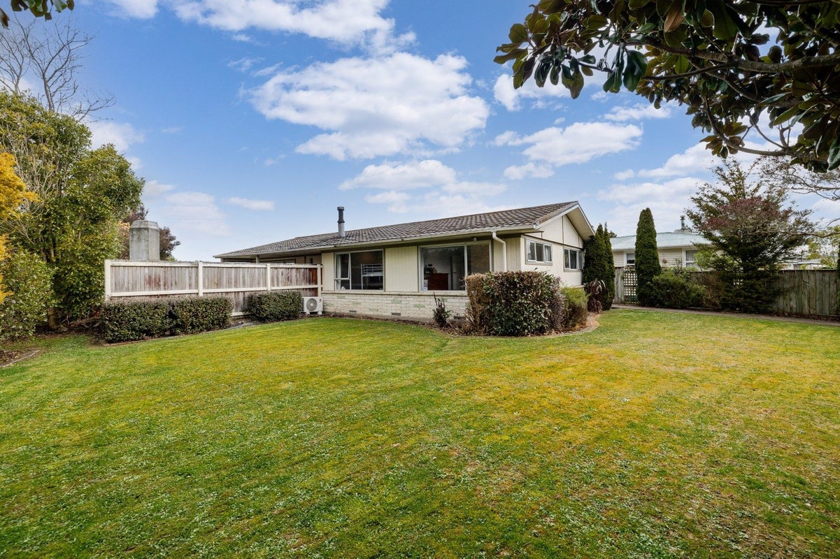 52 Wakeman Street, Pahiatua - Carousel 1