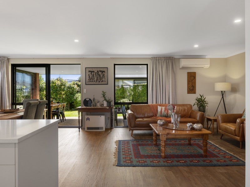 119 Penetaka Heights, Pyes Pa, Tauranga - Carousel 1
