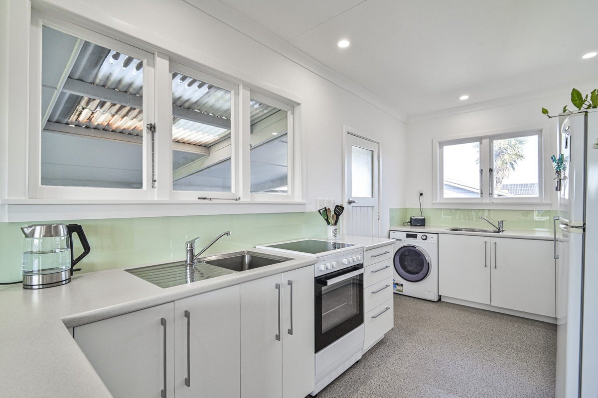 420 Southland Place, Raureka, Hastings - Carousel 2