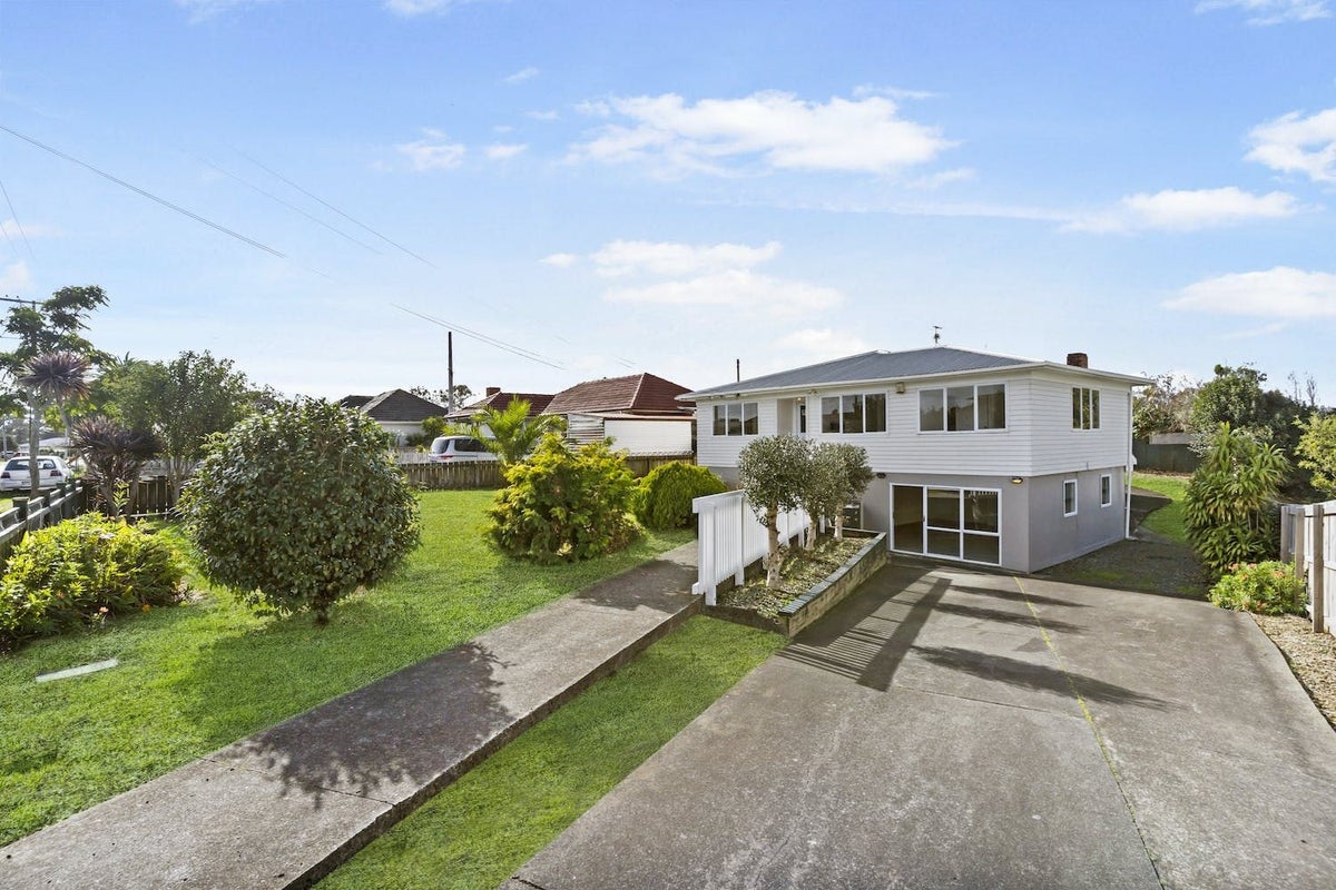 70 Franklyne Road, Otara, Auckland - Carousel 1