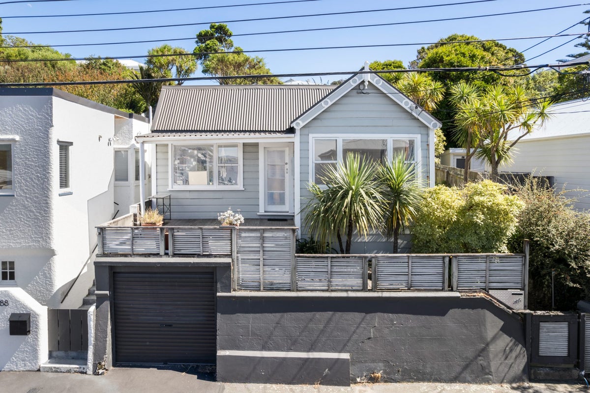 286 Adelaide Road, Newtown, Wellington - Carousel 1