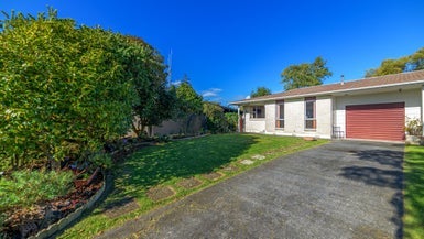 8A Gainsborough Grove, Highbury, Palmerston North - Carousel 1