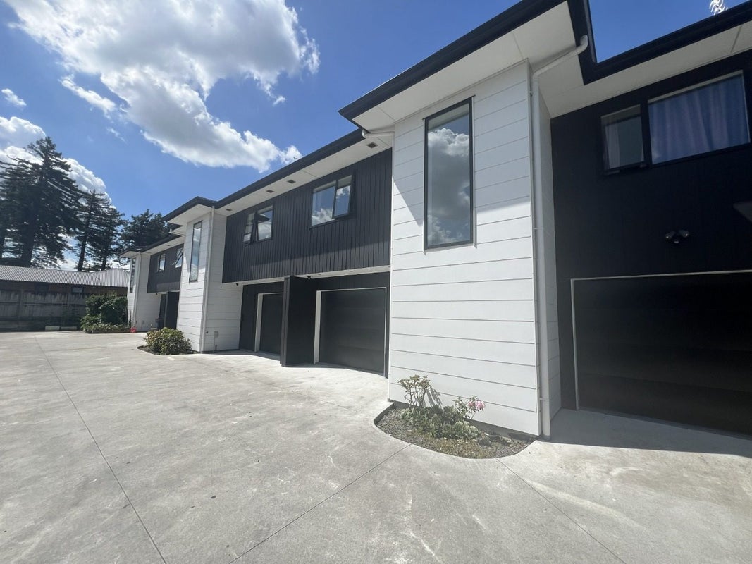 16 Inverness Avenue, Hamilton East, Hamilton - Carousel 2