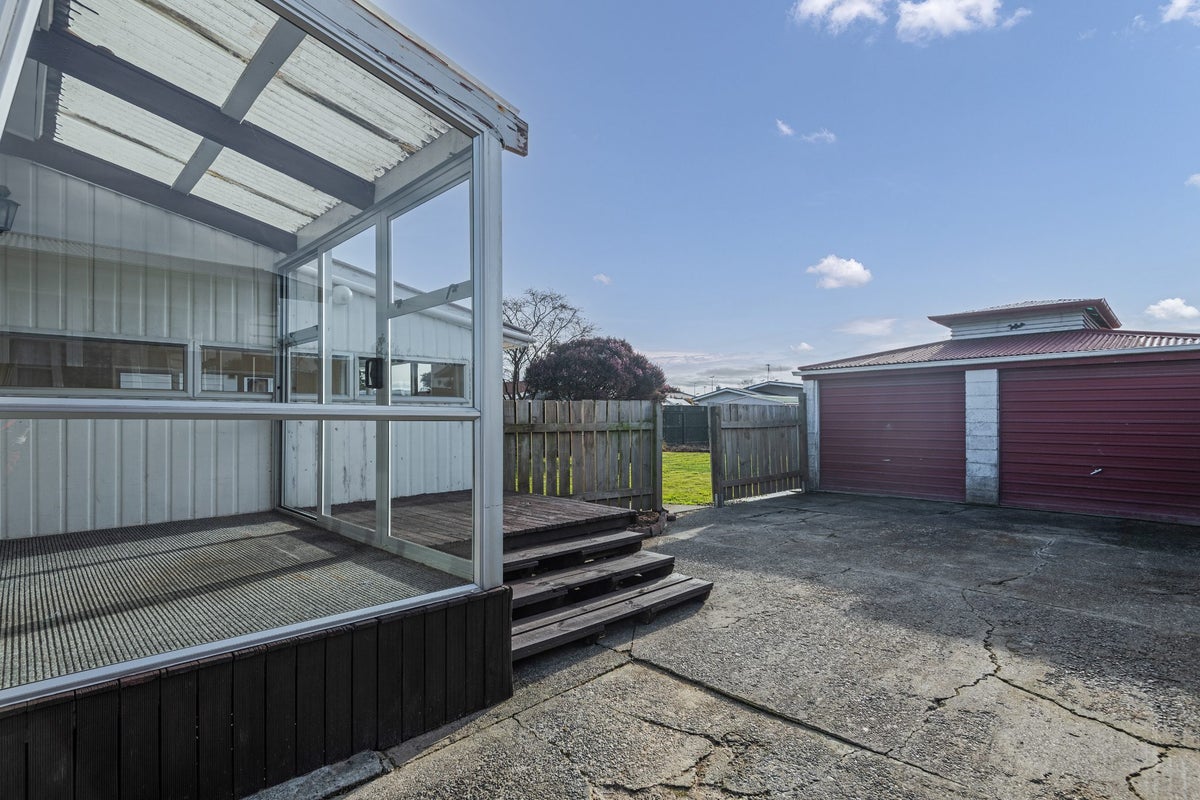 31 Lockhart Avenue, Milson, Palmerston North - Carousel 19