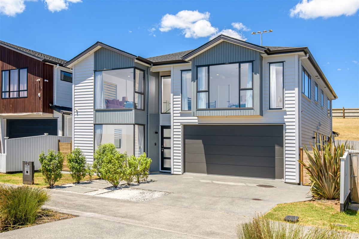 13 Bight Road, Long Bay, Auckland - Carousel 1