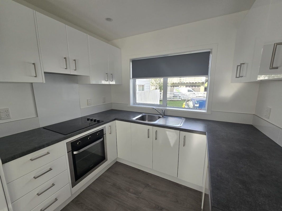 59A Larsen Crescent, Tawa, Wellington - Carousel 2