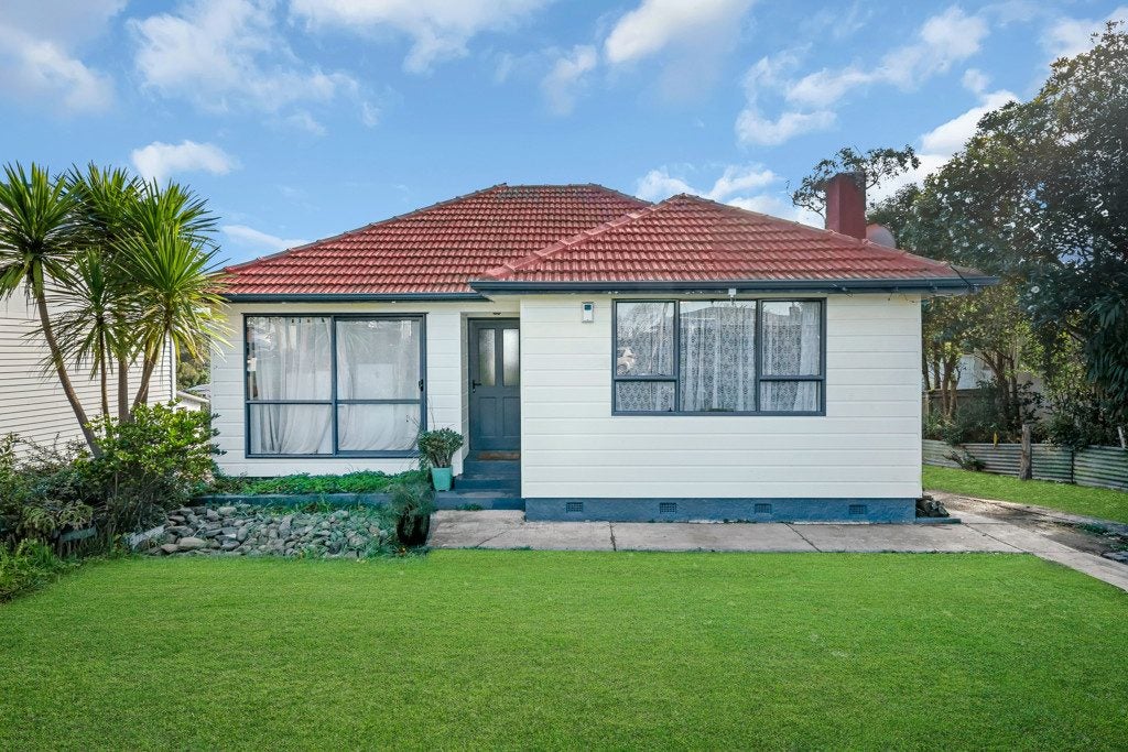 109 Rosier Road, Glen Eden, Auckland - Carousel 2