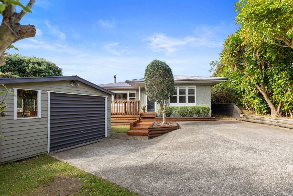 6B Waikareao Way, Brookfield, Tauranga - Carousel 1