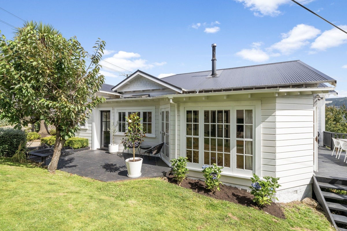 15 Northview Crescent, Belleknowes, Dunedin - Carousel 2