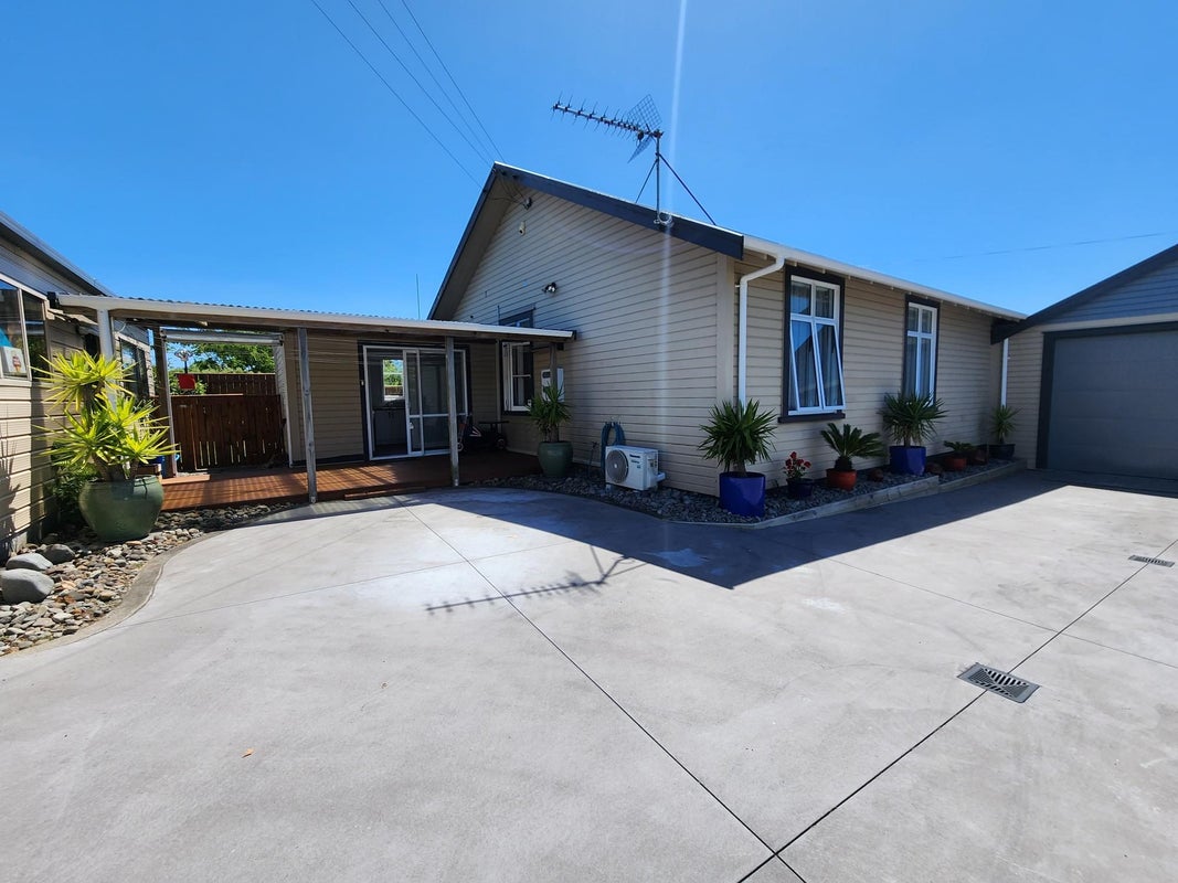 5 Holloway Road, Omata, New Plymouth - Carousel 1