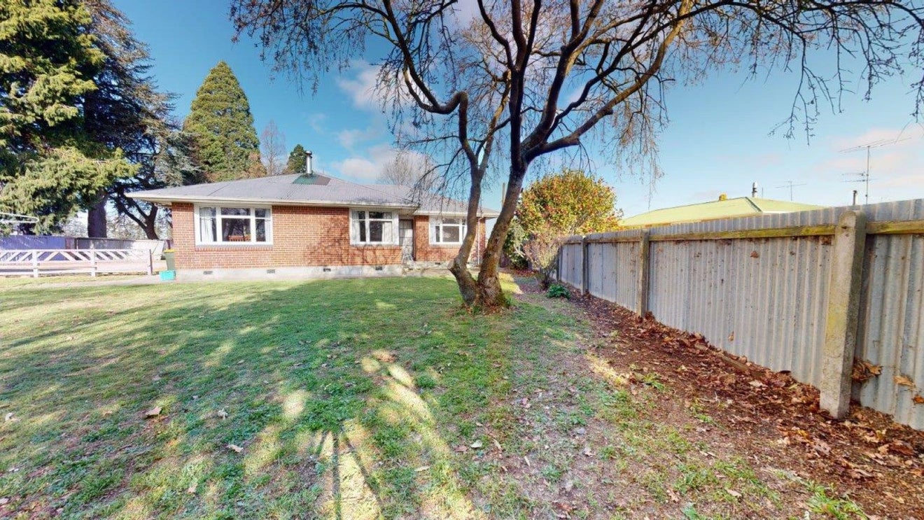 35 Davis Crescent, Netherby, Ashburton - Carousel 1