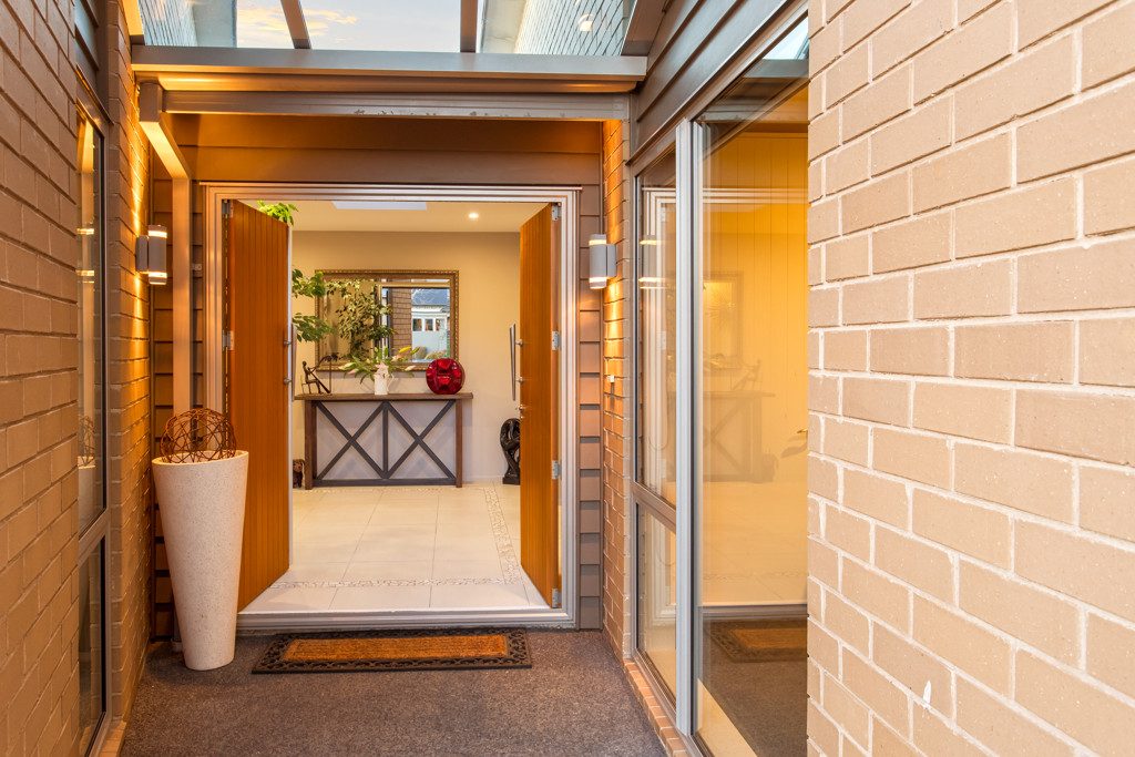 16 Glen Oaks Drive, Northwood, Christchurch - Carousel 2