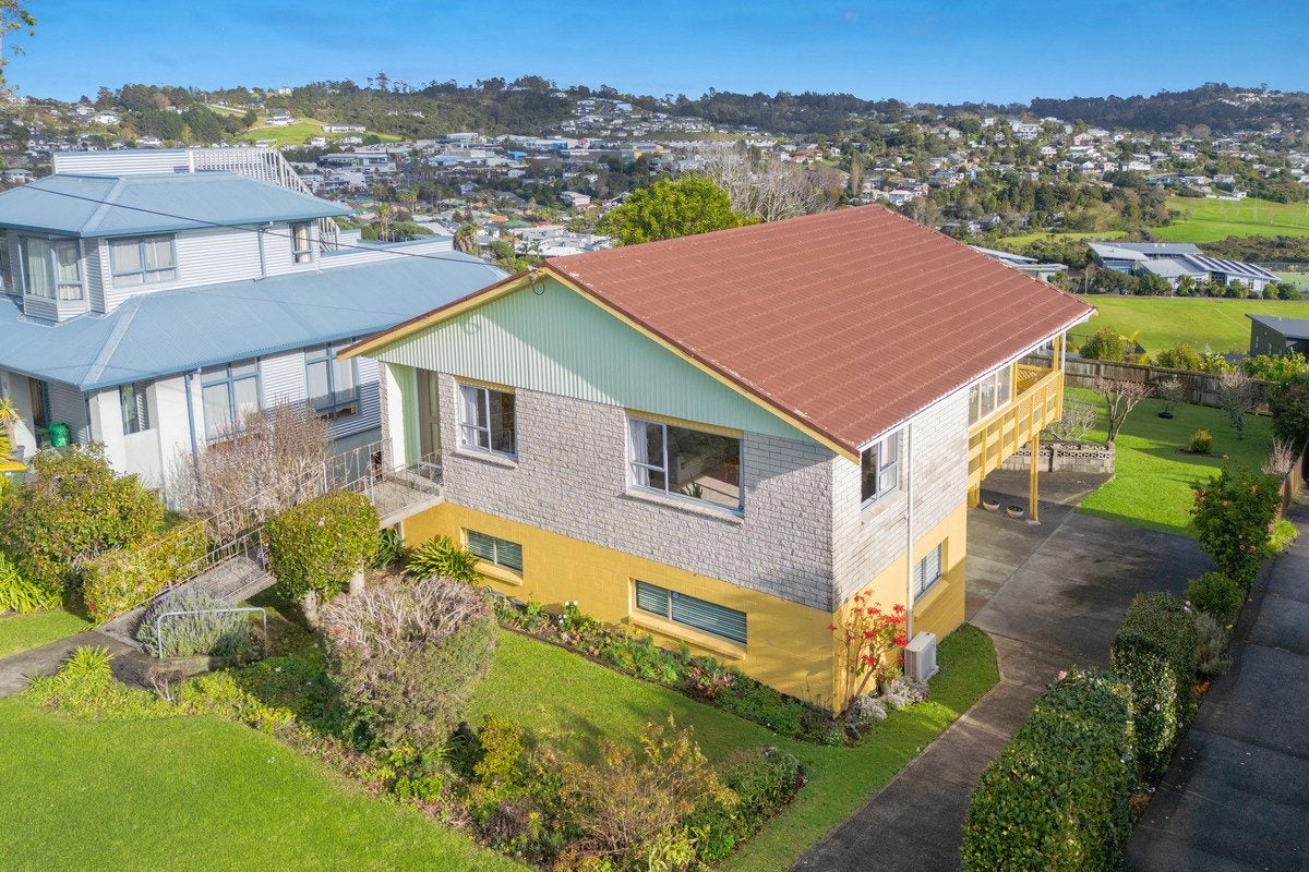 50 Stanmore Bay Road, Stanmore Bay, Whangaparaoa - Carousel 1