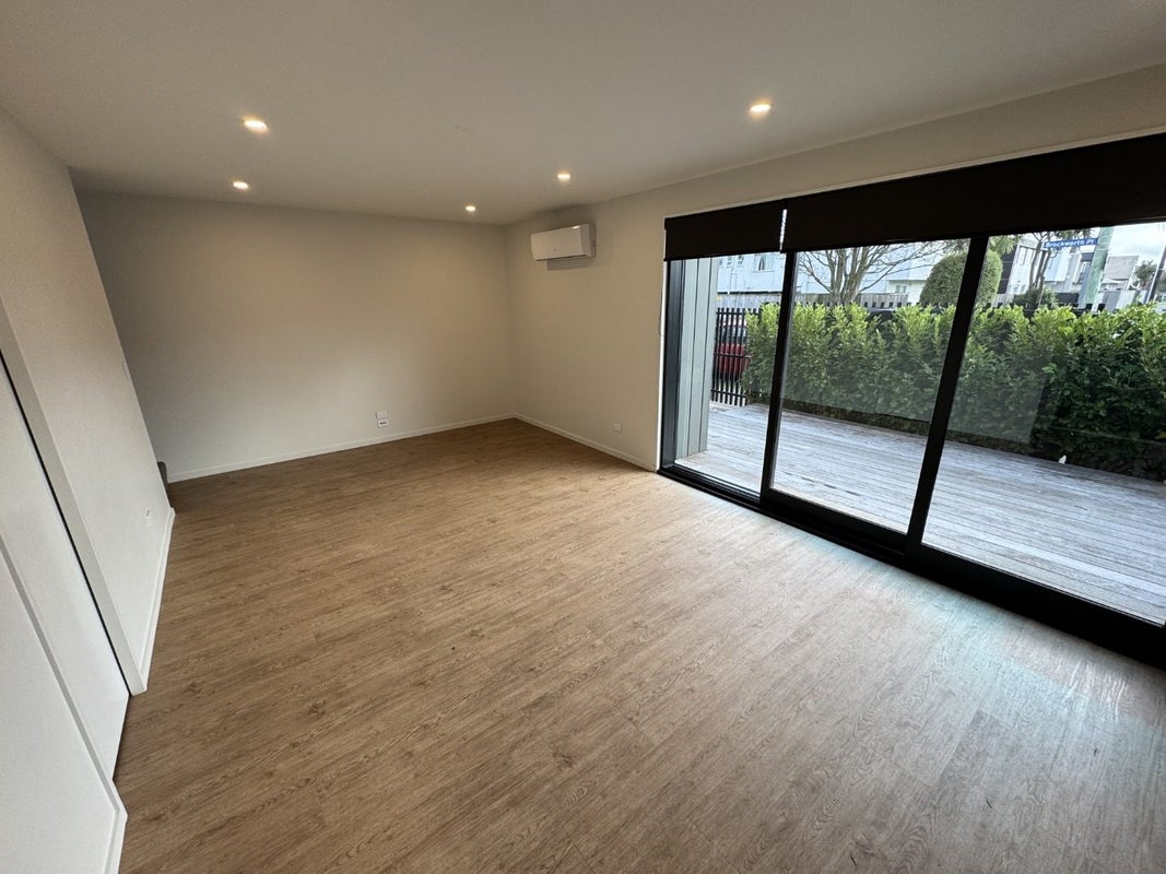 1/19 Brockworth Place, Riccarton, Christchurch - Carousel 2