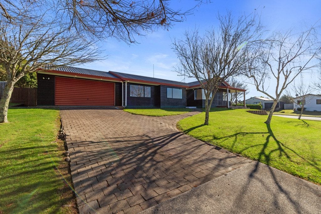 2 Judena Place, Pukete, Hamilton - Carousel 16