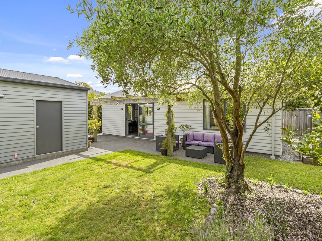 108 Hills Road, Edgeware, Christchurch - Carousel 1