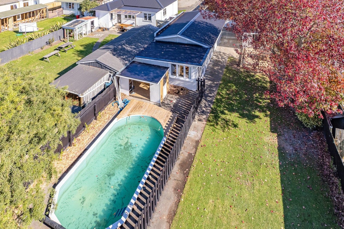 18 Caffray Avenue, Aramoho, Whanganui - Carousel 1