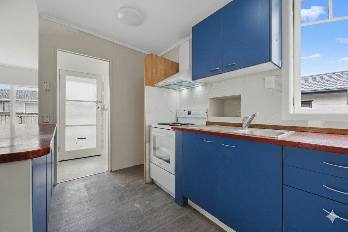 52 Forest Hill Road, Henderson, Auckland - Carousel 2