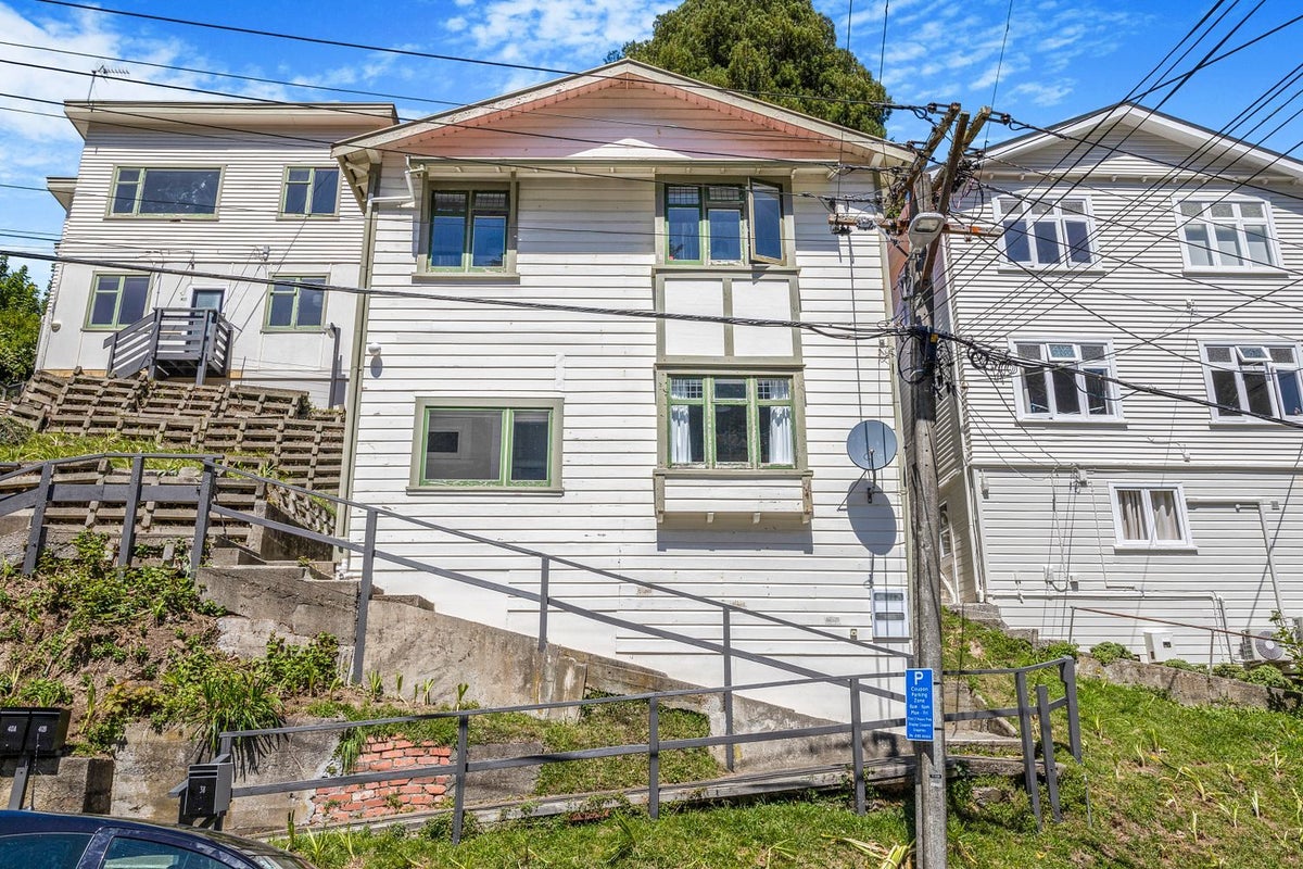 38 Adams Terrace, Aro Valley, Wellington - Carousel 1
