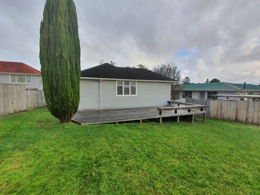 9 Hinau Street, New Lynn, Auckland - Carousel 2