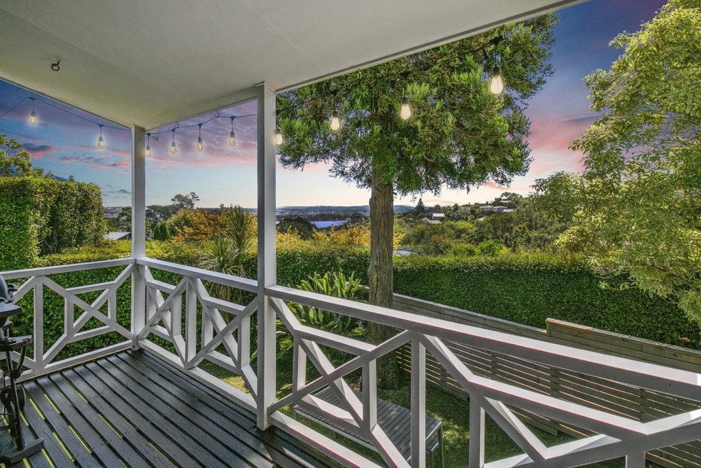 2/208 Rangatira Road, Beach Haven, Auckland - Carousel 28