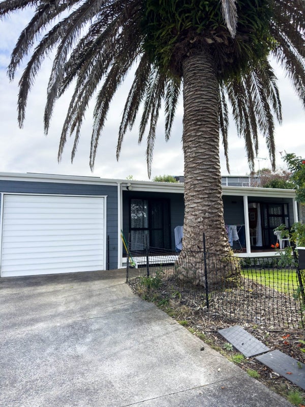 1 Cochrane Avenue, Arkles Bay, Whangaparaoa - Carousel 1