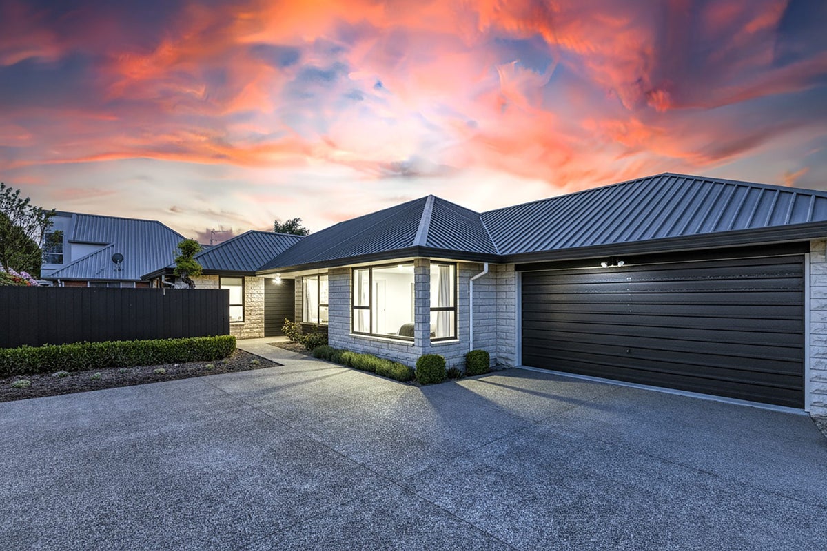 10 Ben Nevis Drive, Broomfield, Christchurch - Carousel 2