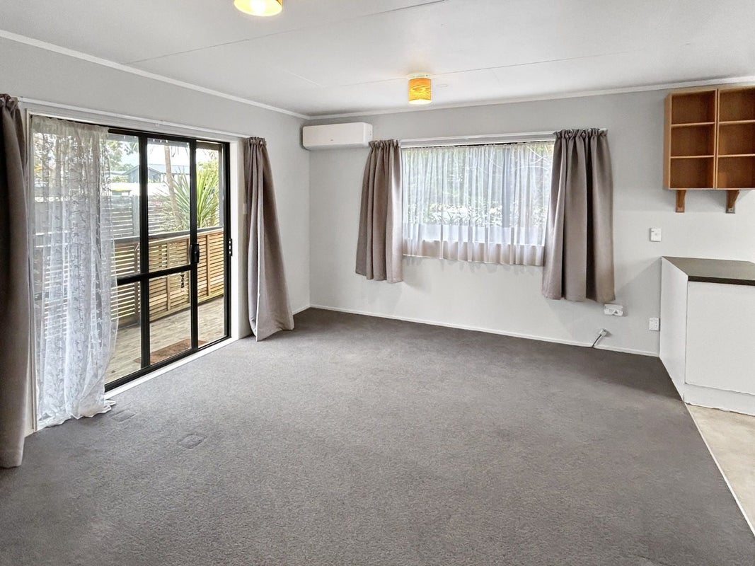 73 Martin Road, Paraparaumu Beach, Paraparaumu - Carousel 2