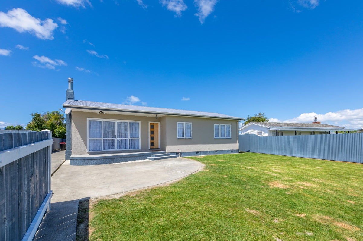 3 Kelvin Road, Maraenui, Napier - Carousel 21