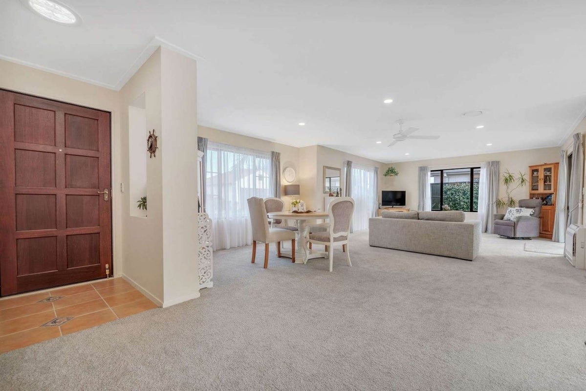28 Seneca Court, Golflands, Auckland - Carousel 2