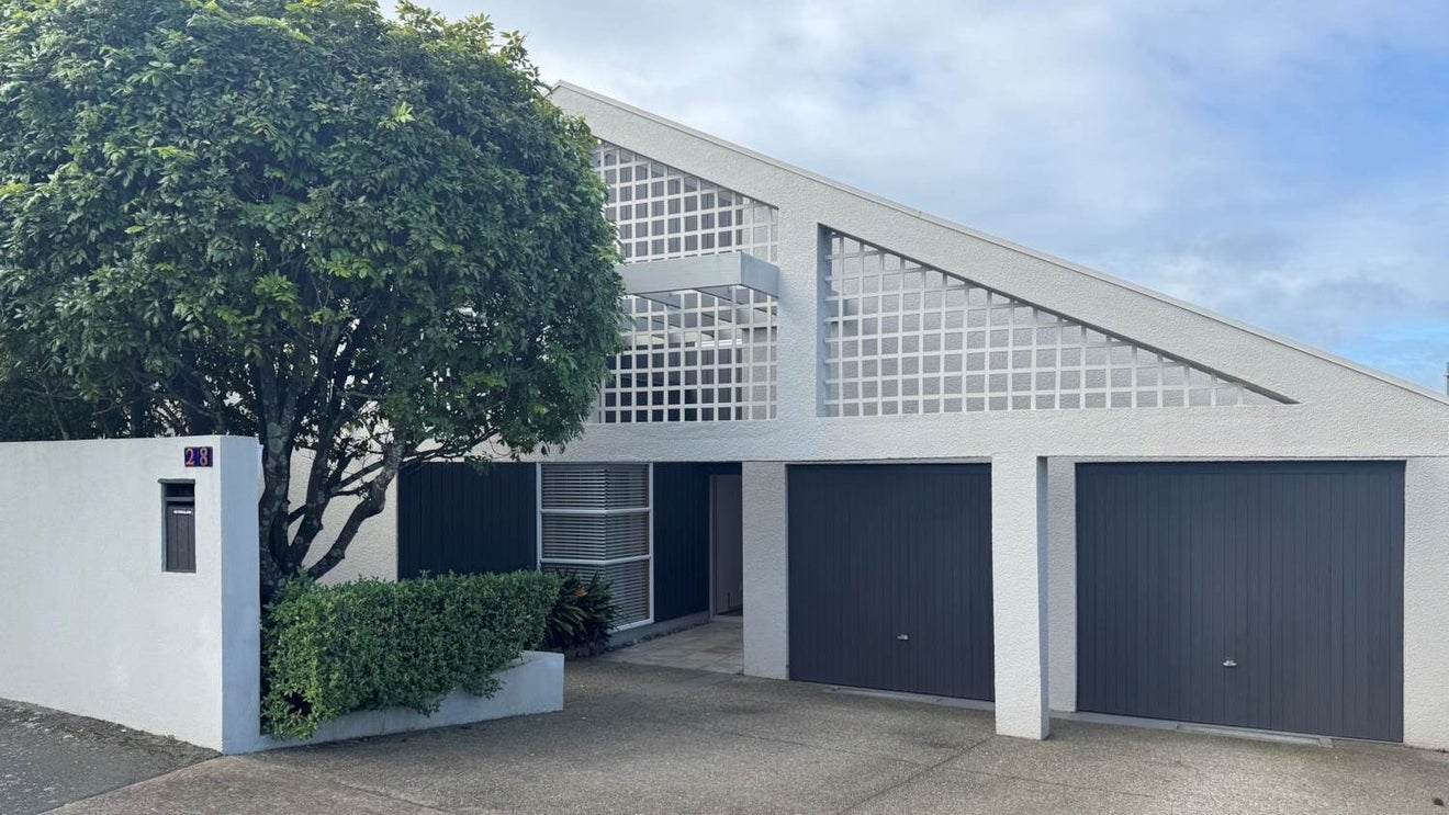 28 Merani Street, Narrow Neck, Auckland - Carousel 1