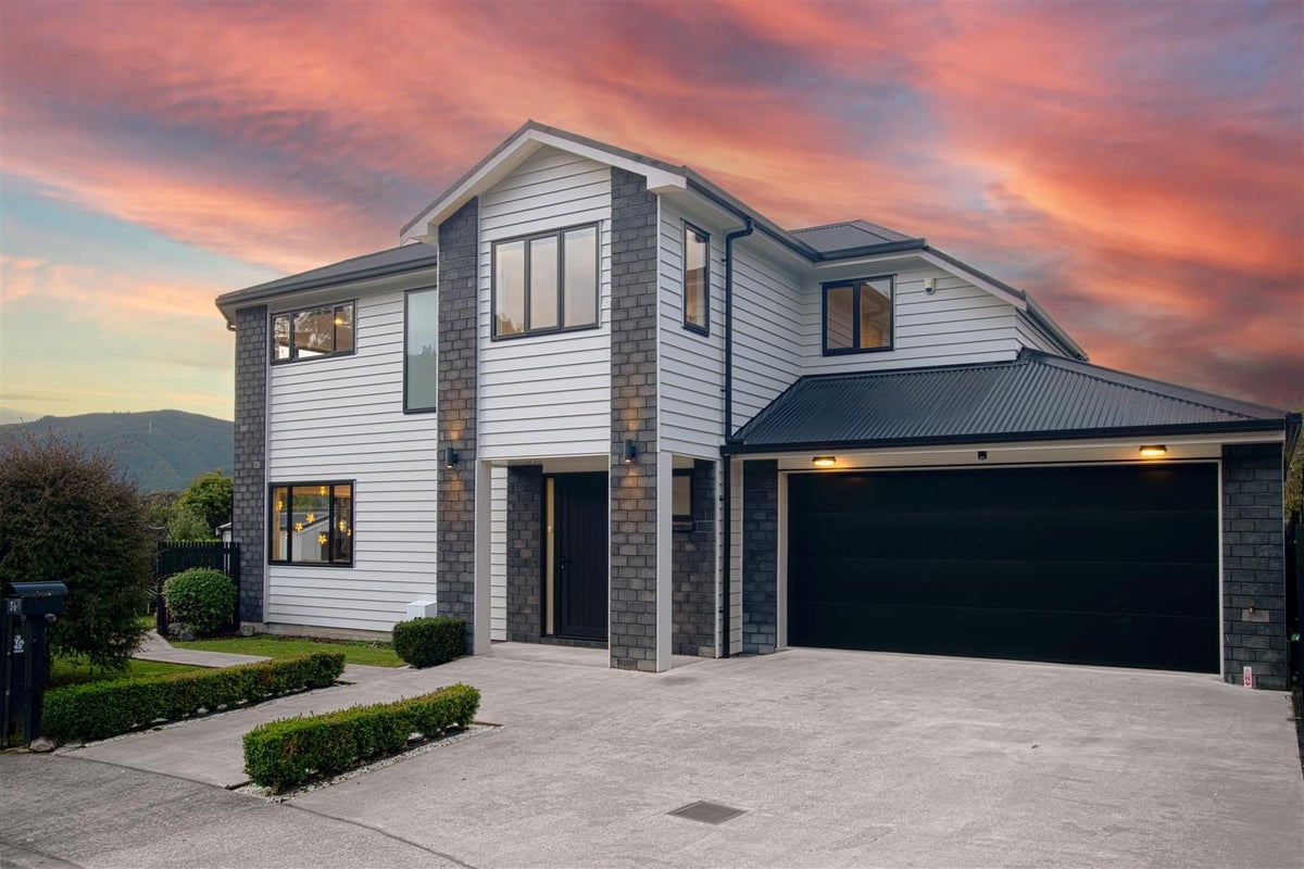 36 Kurth Crescent, Silverstream, Upper Hutt - Carousel 1