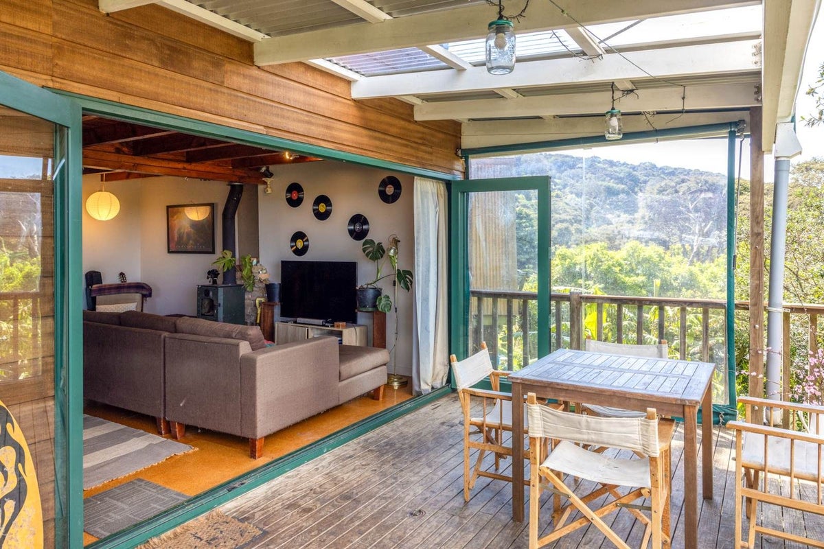 55 Okoka Road, Omiha, Waiheke Island - Carousel 2