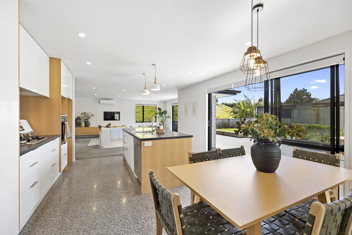 36 Cyrus Street, Whalers Gate, New Plymouth - Carousel 2