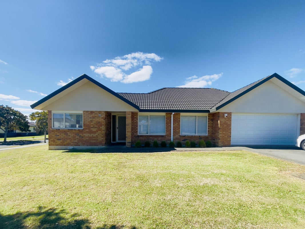 1 Mellefont Close, East Tamaki Heights, Auckland - Carousel 1