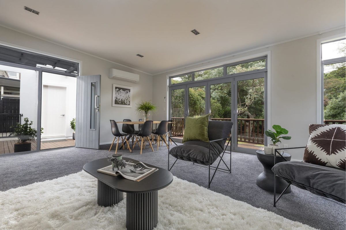 241 Middleton Road, Glenside, Wellington - Carousel 1