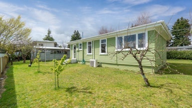 18 Charles Crescent, Rainbow Point, Taupo - Carousel 1