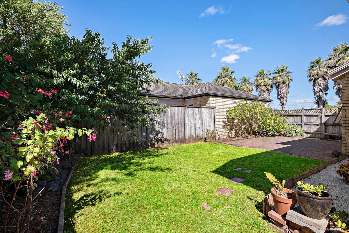 5 Ashmere Lane, Weymouth, Auckland - Carousel 2