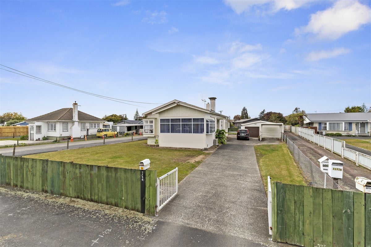 1136 Heaphy Terrace, Fairfield, Hamilton - Carousel 2