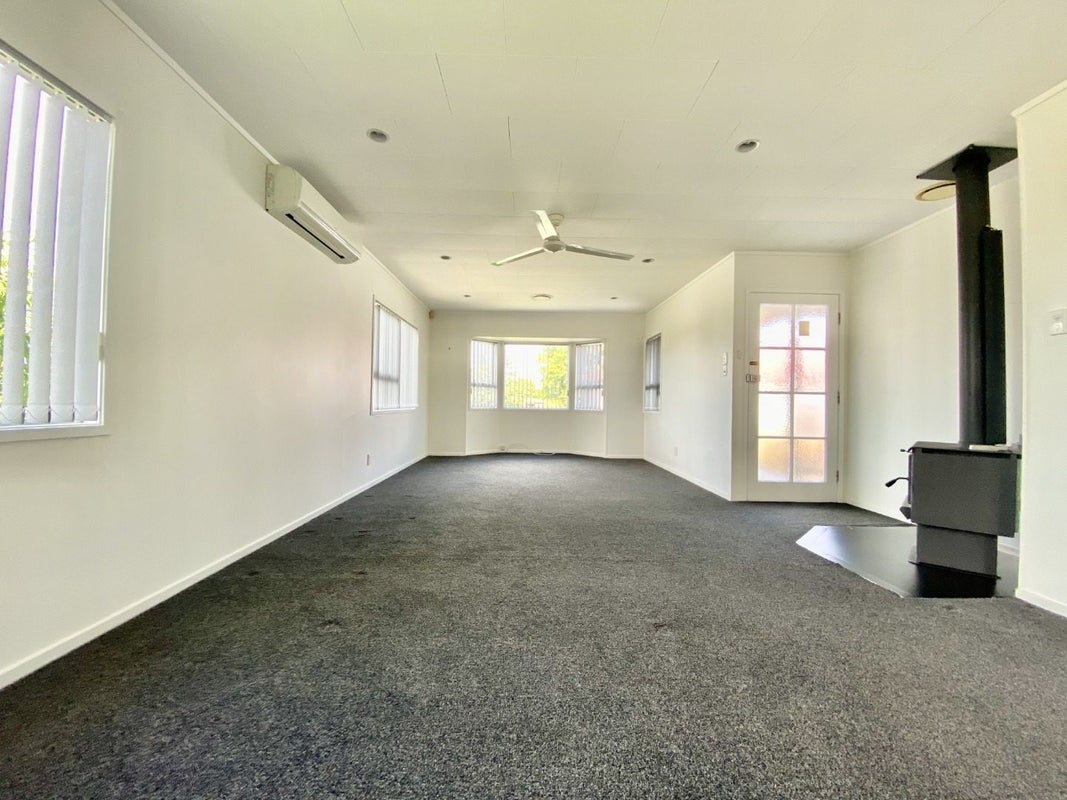 219 Mahia Road, Wattle Downs, Auckland - Carousel 2