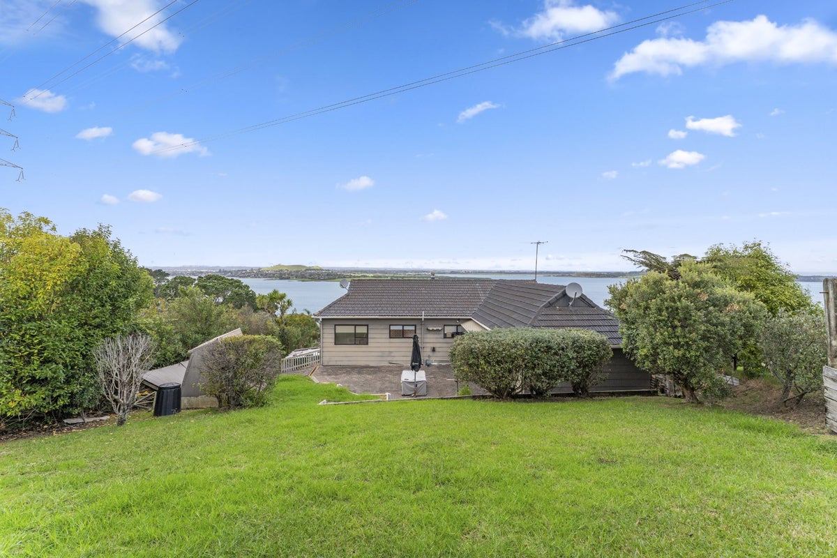 43 Aldersgate Road, Hillsborough, Auckland - Carousel 21