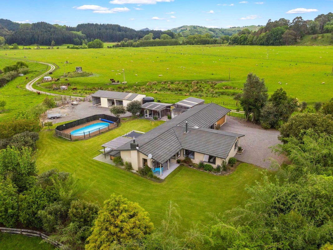 268 Mangamahu Road, Fordell, Whanganui - Carousel 1
