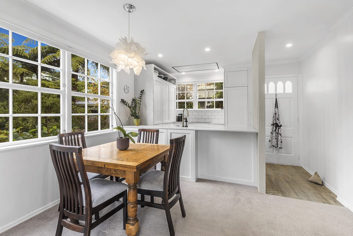 5A Ridd Crescent, Karori, Wellington - Carousel 2
