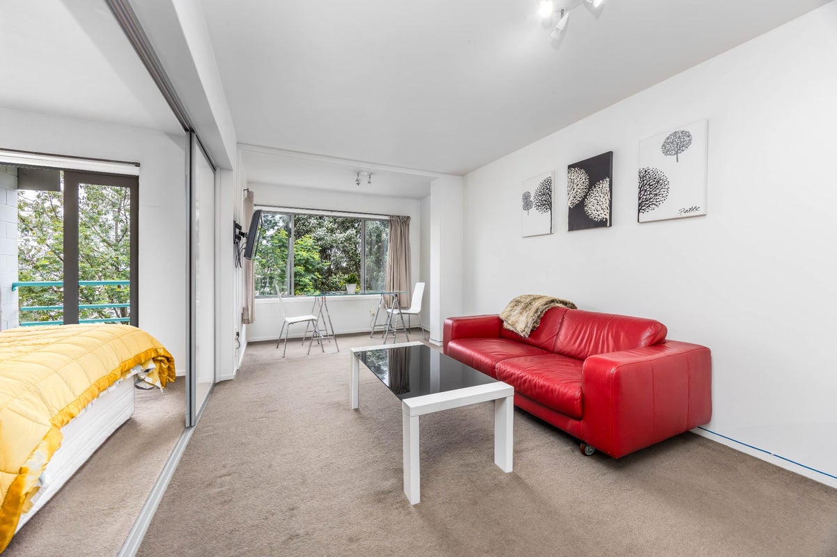 208/2 Maungawhau Road, Newmarket, Auckland - Carousel 2