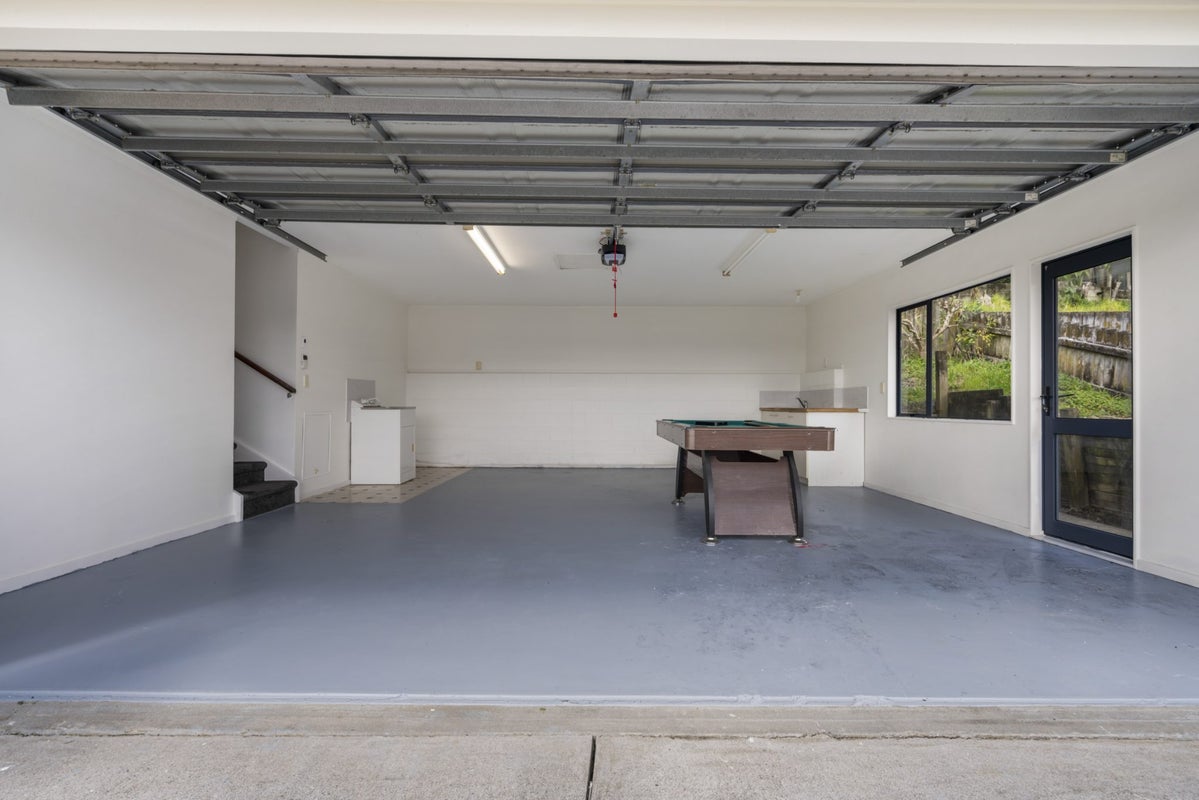 16A Lowburn Place, Clover Park, Auckland - Carousel 4