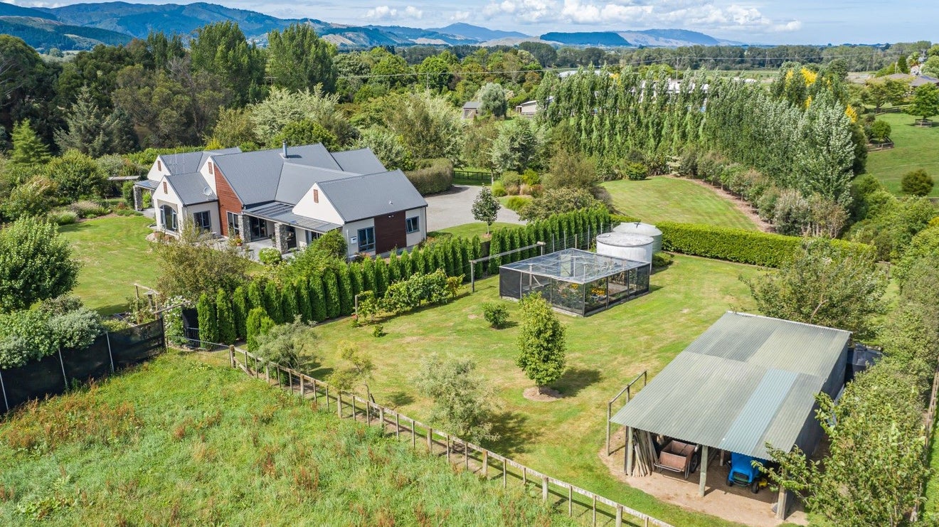 9 Western Rise, Ohau, Levin - Carousel 26