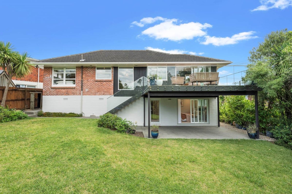 98 Coronation Road, Hillcrest, Auckland - Carousel 1